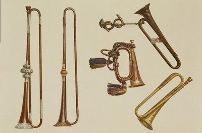 騎兵トランペット、ラッパ、ジョンハリスc.1730が製作した金箔トランペット、ウィリアムボールc.1680が製作したトランペットとシルバーマウントトランペット、「Musical Instruments」（色付きのリソ） 作： Alfred James Hipkins