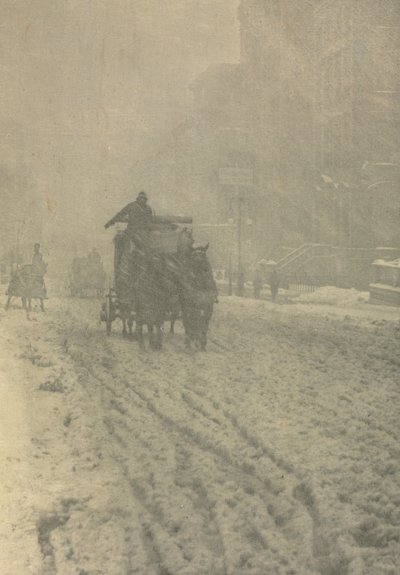 カメラワーク：冬-フィフスアベニュー、1892年。 作： Alfred Stieglitz