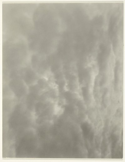 同等、1923年。 作： Alfred Stieglitz