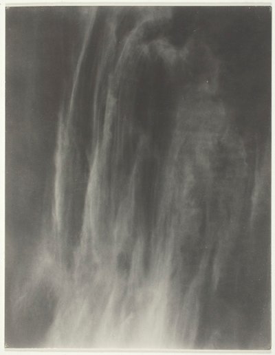 同等、1925年。 作： Alfred Stieglitz