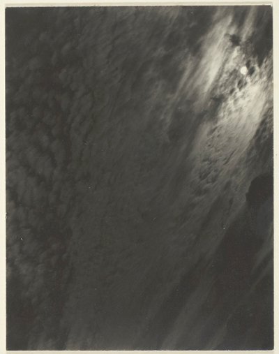 Set A Third Set、Print 6、1929 からの同等物。 作： Alfred Stieglitz