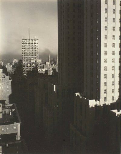シェルトン、ウェスト、1931年の私の窓から。 作： Alfred Stieglitz