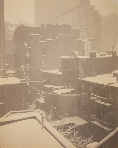 1915年、裏窓291号より。 作： Alfred Stieglitz