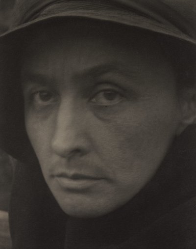 ジョージア・オキーフ 作： Alfred Stieglitz