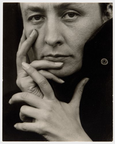 ジョージア・オキーフ 作： Alfred Stieglitz