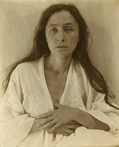 ジョージア・オキーフ、1918年。 作： Alfred Stieglitz
