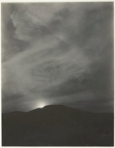 レイク ジョージ 作： Alfred Stieglitz