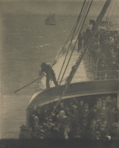 近づいてくる土地 作： Alfred Stieglitz
