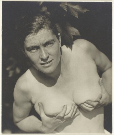 レベッカ・サルズベリー・ストランド 作： Alfred Stieglitz