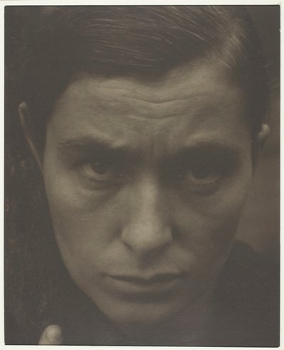 レベッカ・サルズベリー・ストランド 作： Alfred Stieglitz