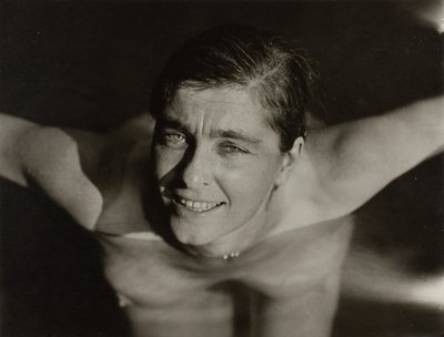 レベッカ・サルズベリー・ストランド、1922年。 作： Alfred Stieglitz