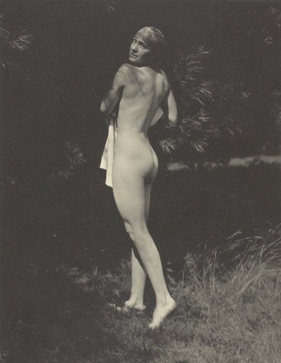 レベッカ・サルズベリー・ストランド、1922年。 作： Alfred Stieglitz