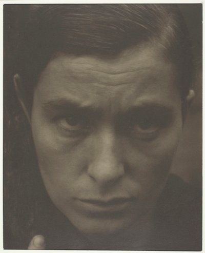 レベッカ・サルズベリー・ストランド、1922年。 作： Alfred Stieglitz