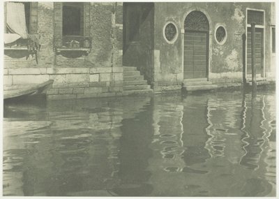 反射 - ヴェネツィア、1894 年、1897 年に印刷。 作： Alfred Stieglitz