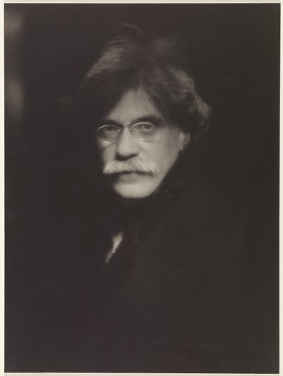 [自画像］ 作： Alfred Stieglitz