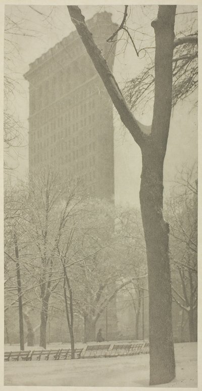 フラットアイアン、1903年。 作： Alfred Stieglitz