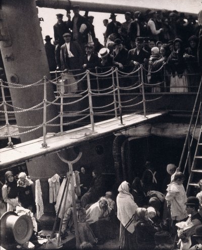 操舵 作： Alfred Stieglitz