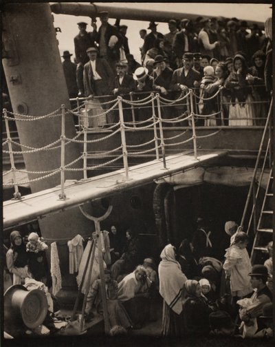 The Steerage、1907 年、1913 年以前に印刷された。 作： Alfred Stieglitz