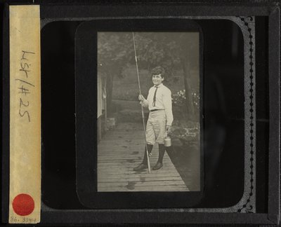 無題（釣り竿を持つハワード） 作： Alfred Stieglitz