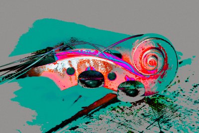 Woodbridge Violins」シリーズより「Ticket」、2017年（手で塗り直した写真） 作： Alice Gur-Arie