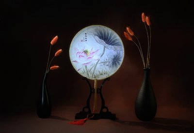  作： 