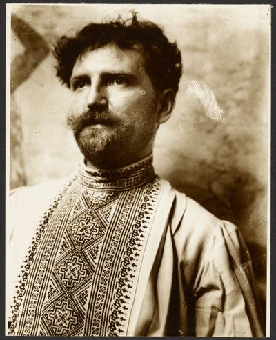 [ファンシーシャツを着た自画像］ 作： Alphonse Maria Mucha