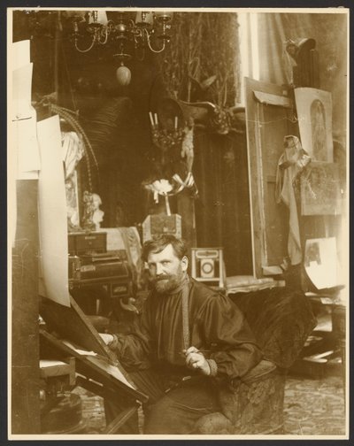 [アトリエでの自画像、ヴァル・ド・グラース通り、パリ]。 作： Alphonse Maria Mucha