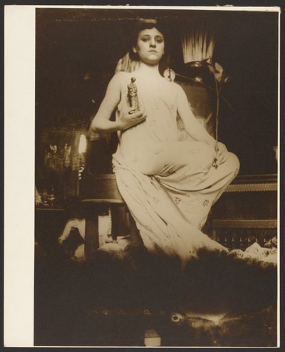 [テラコッタのプレートのための習作、パリ］ 作： Alphonse Maria Mucha