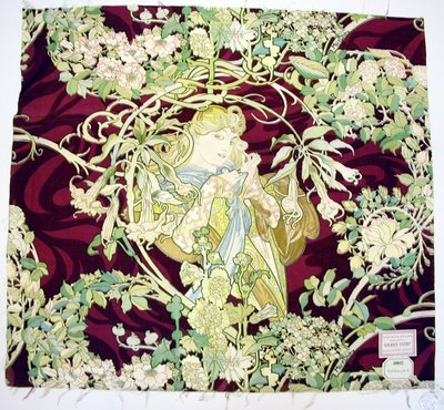 「ファム・ア・マルグリット」と題されたパネル（デイジーを持つ女性） 作： Alphonse Marie Mucha