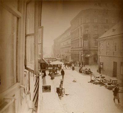 1886年、ミュンヘンのアマリエンシュトラーセ近くにあるミュシャの窓のアパートからの眺め（ゼラチンシルバープリント） 作： Alphonse Mucha