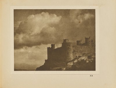 雲と城 作： Alvin Langdon Coburn