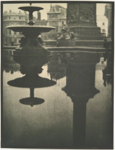 トラファルガー広場 作： Alvin Langdon Coburn