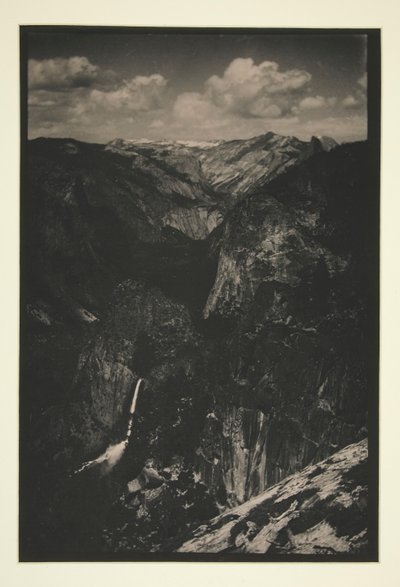 ヨセミテ：遠い滝 作： Alvin Langdon Coburn