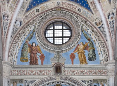 赤い盾と装飾を持つ天使 作： Ambrogio da Fossano