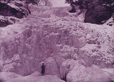 冬のワトキンズグレン、ヘクターフォール（モノクロ写真 作： American Photographer (after)