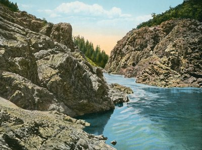 ローグ川のヘルゲート（写真 作： American Photographer (after)