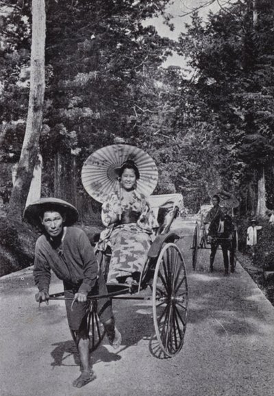 人力車に乗った日本の女の子たち（モノクロ写真 作： American Photographer (after)