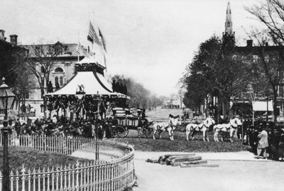 横たわるエイブラハム・リンカーン大統領（1865年4月、オハイオ州クリーブランド）（モノクロ写真 作： American Photographer (after)