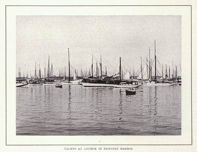 ロードアイランド州のニューポート。ニューポート港に停泊するヨット（モノクロ写真 作： American Photographer (after)