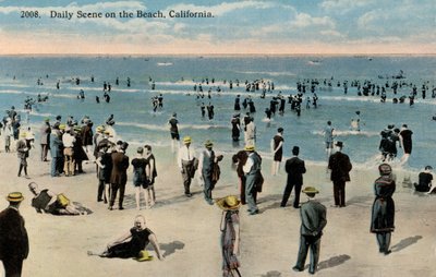 ビーチでくつろぐ人々（アメリカ・カリフォルニア州）（写真 作： American Photographer (after)