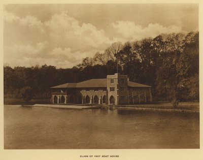 プリンストン大学1887年クラスのボートハウス(白黒写真) 作： American Photographer (after)