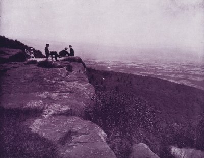ニューハンプシャー州ホワイトマウンテンの山頂からの眺め（モノクロ写真 作： American Photographer (after)