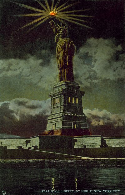 自由の女神像（アメリカ・ニューヨーク州・ニューヨーク市）（カラー写真 作： American Photographer (after)