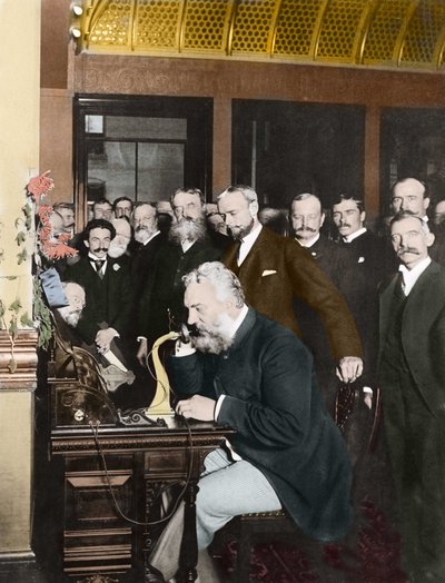 アレクサンダー・グラハム・ベル（1847-1922）がニューヨーク-シカゴ間の長距離回線を開通させた（10月18日 作： American Photographer