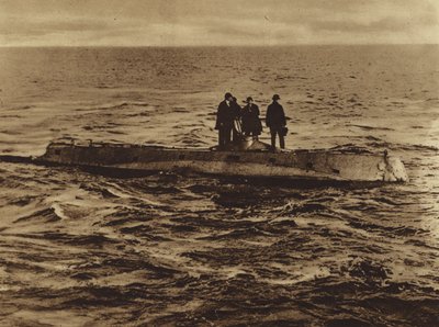 第一次世界大戦のアメリカ近代潜水艦の原型（モノクロ写真） 作： アメリカの写真家