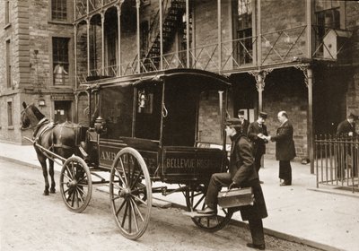 1896年、ニューヨーク市のベルビュー病院の救急車 作： American Photographer