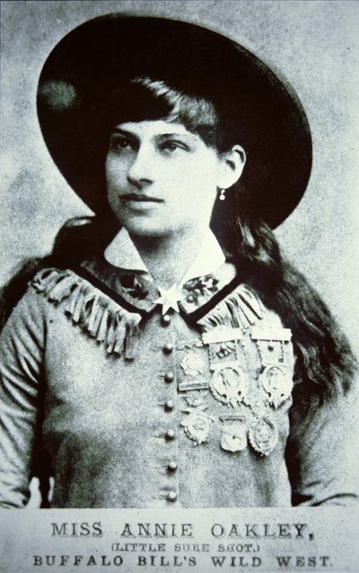 アニー・オークリー（1860-1926）（モノクロ写真 作： American Photographer