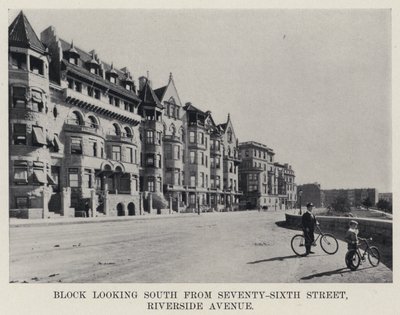 Seventy-Sixth Street, Riverside Avenueから南を見るブロック（モノクロ写真 作： American Photographer
