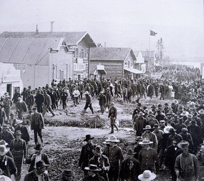クロンダイクゴールドラッシュのドーソンシティ（1897-98年） 1898年（モノクロ写真 作： American Photographer