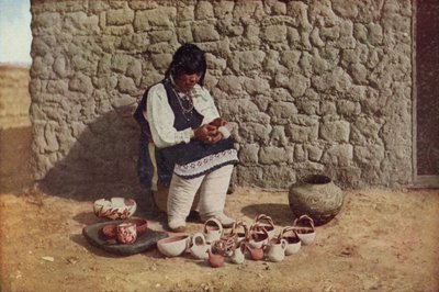 陶器を飾る、プエルトオブイスレタ、ニューメキシコ（カラー写真） 作： American Photographer